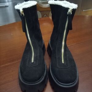 H&M Black Winter Boots with Shearling Lining